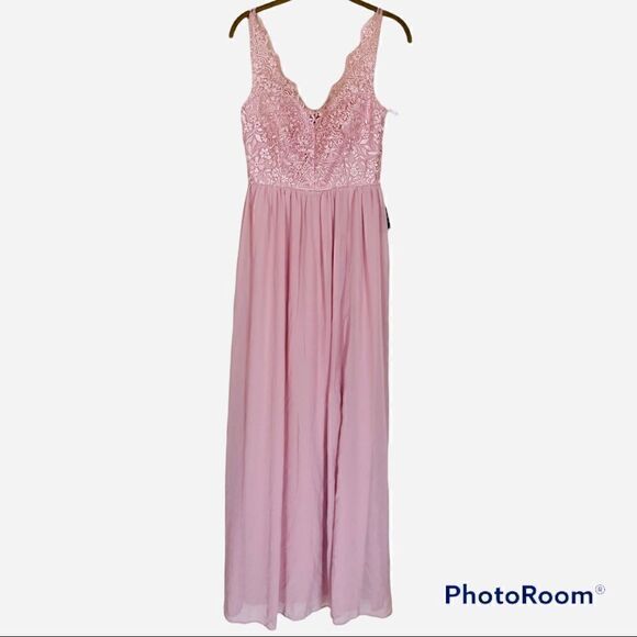 Lulu's Lace Maxi Dress  - Picture 1 of 4